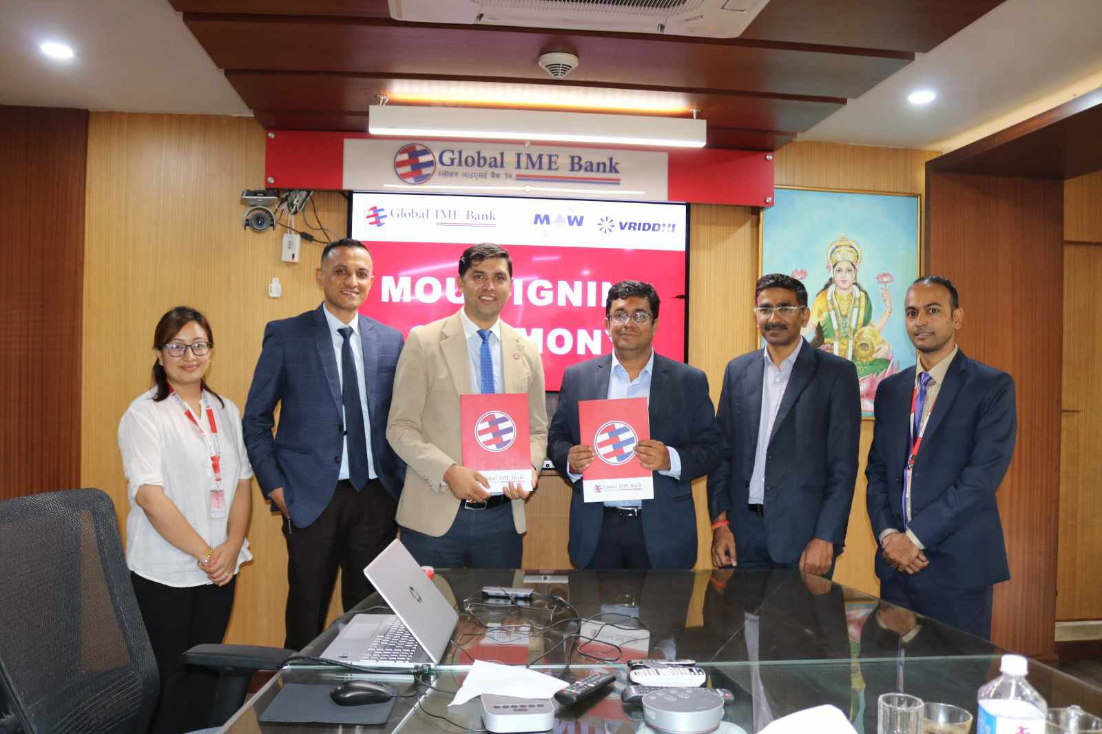 ग्लोबल आइएमई बैंक र एमएडब्लु वृद्धि मोटर्स तथा एमएडब्लु वृद्धि अटोकर्पबीच विद्युतीय सवारी कर्जा प्रवाहसम्बन्धी सम्झौता