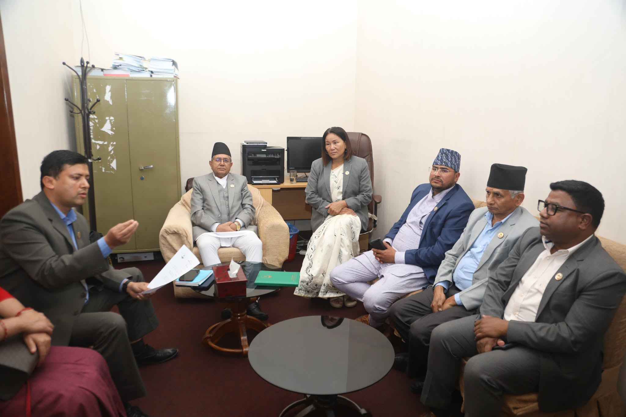 प्रमुख सचेतकसँग सभामुखः दुई खाले शक्ति प्रदर्शनबीच प्रधानमन्त्री ओलीले संसदमा जवाफ देलान्?