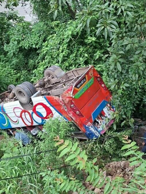 ऐना पहरा दुर्घटना अपडेट : ७ जना घाइते, २ जनाको अवस्था गम्भीर