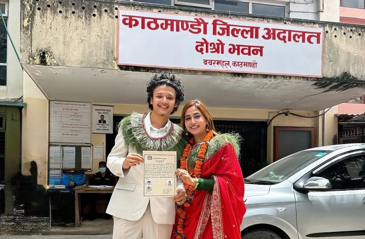 टिकटकमा लभ, दुबईमा इन्गेजमेन्टपछि आयुष–एलिजेको काठमाडौं अदालतमा भयो बिहे