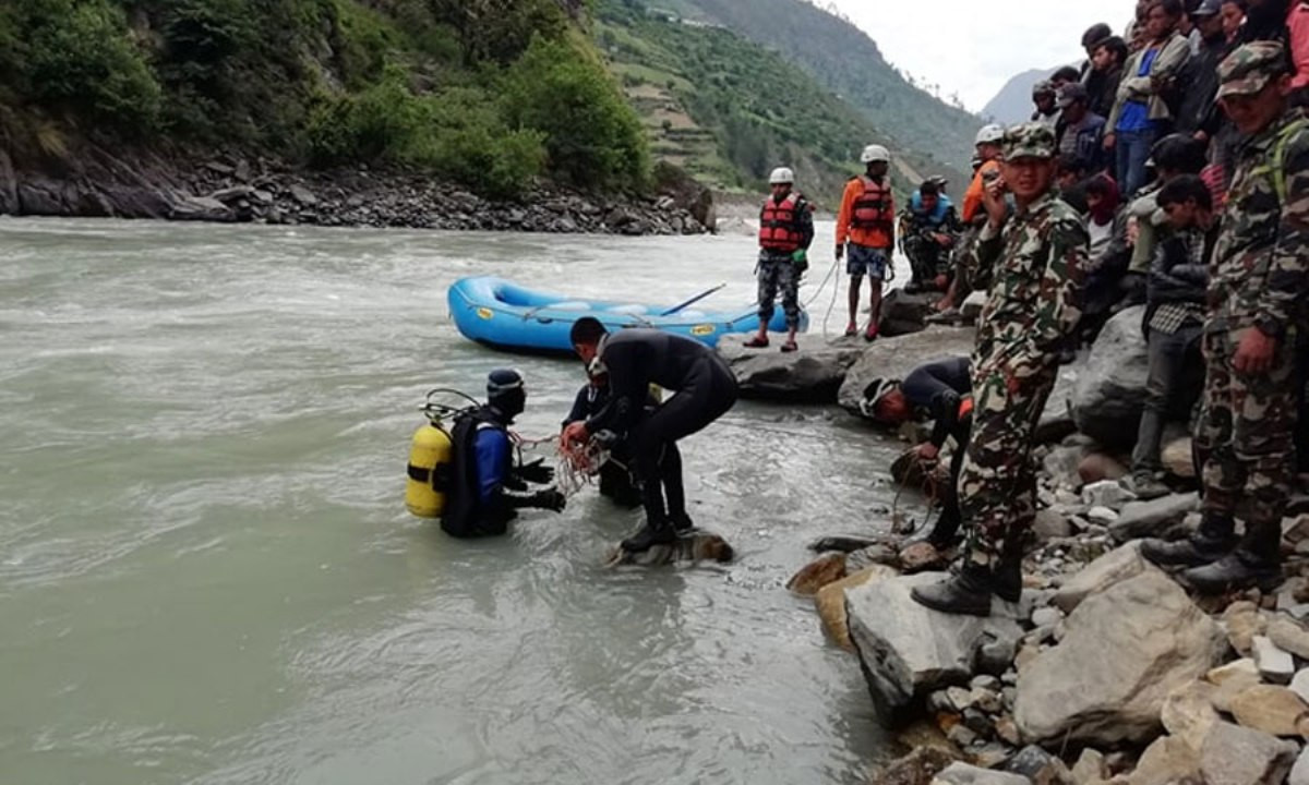 सातै प्रदेशमा गोताखोर राख्ने सशस्त्र प्रहरीको तयारी