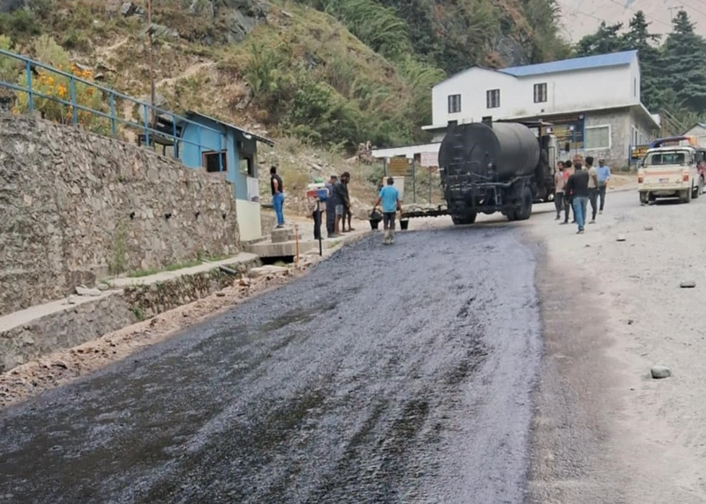 कालीगण्डकी करिडोर : म्याग्दीको दाना खण्डमा धमाधम कालोपत्र हुँदै
