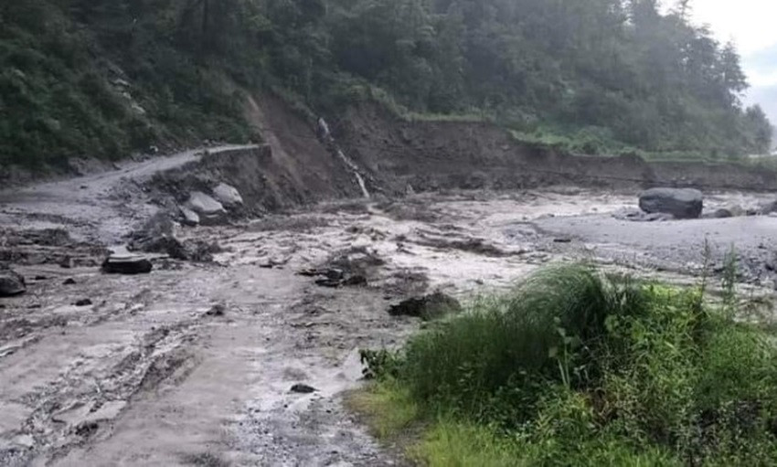 देशभरका नौ सडकखण्ड अवरुद्ध, एक सय ५९ एकतर्फी सञ्चालनमा