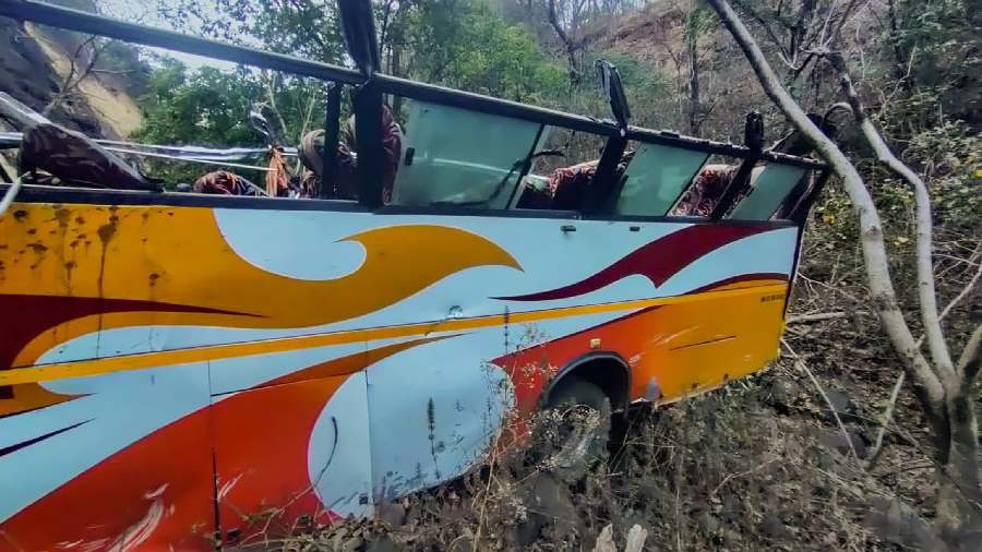 भारतको महाराष्ट्रमा बस दुर्घटना हुँदा १२ जनाको मृत्यु
