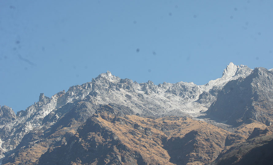 हिमपात नहुँदा ताप्लेजुङको जनजीवन प्रभावित