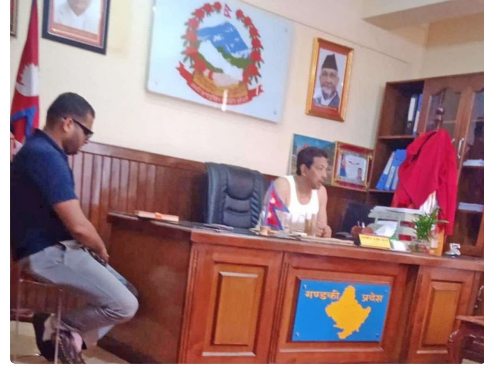 दिपक मनाङ्गे गञ्जीमै भेटीए मन्त्रालयमा