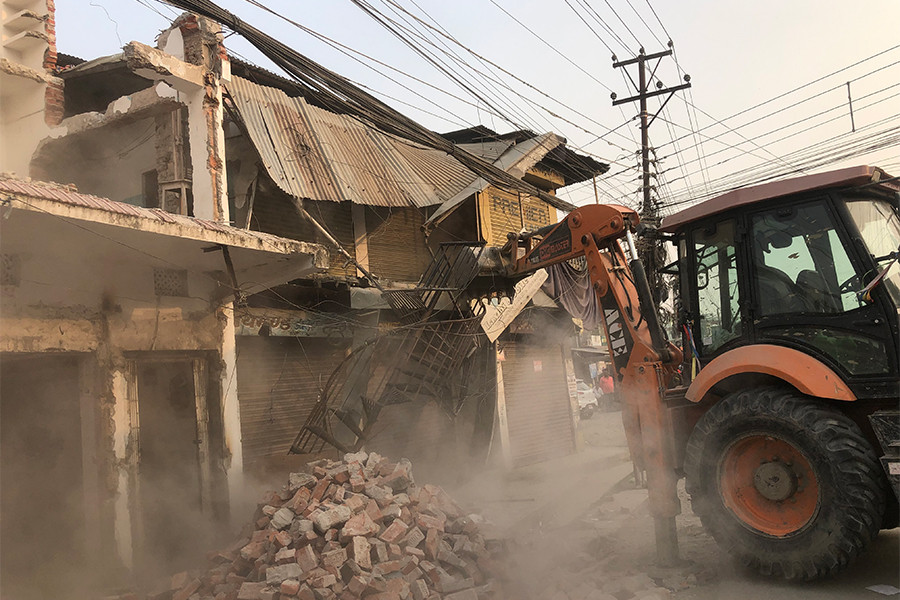 व्यापारिक मार्ग विस्तार गर्न ३४ घर भत्काइयो