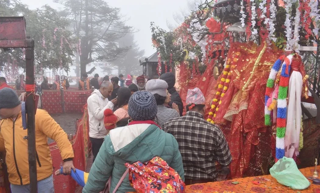 नवरात्रमा पनि सुनसान पाथीभरा, बाढी र पहिराले राजमार्ग अवरुद्ध हुँदा घटे दर्शनार्थी