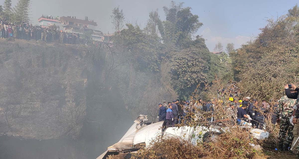 पोखरा विमान दुर्घटनाको प्रारम्भिक तथ्य : दुवै इन्जिनका प्रोपेलरहरु फेदरमा जाँदा दुर्घटना