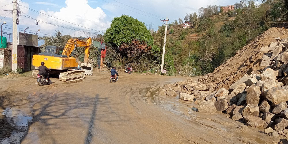 अरनिको राजमार्ग विस्तार : जग्गा अधिग्रहण र सम्पदा व्यवस्थापनमा समस्या