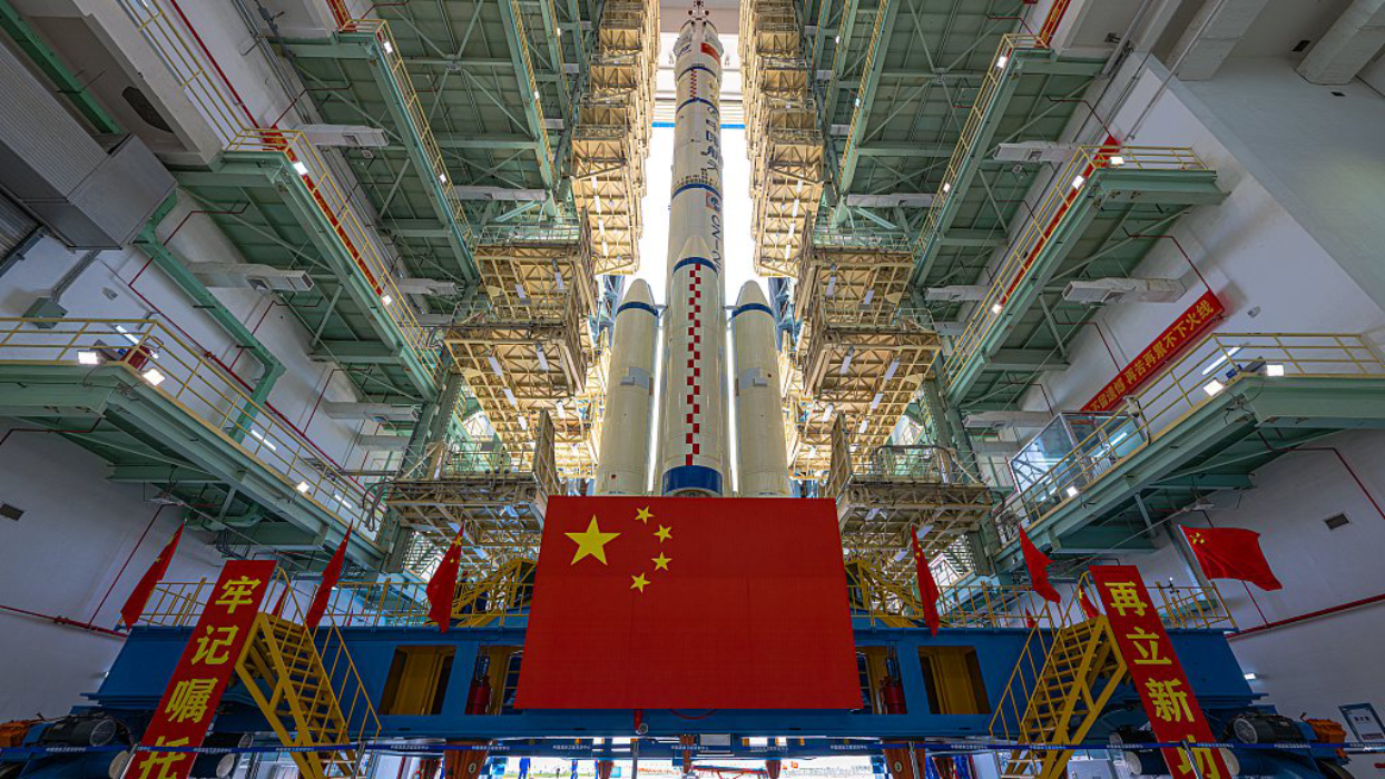 चीनको शेन्झाउ– १६ अन्तरिक्ष यान प्रक्षेपणका लागि तयार