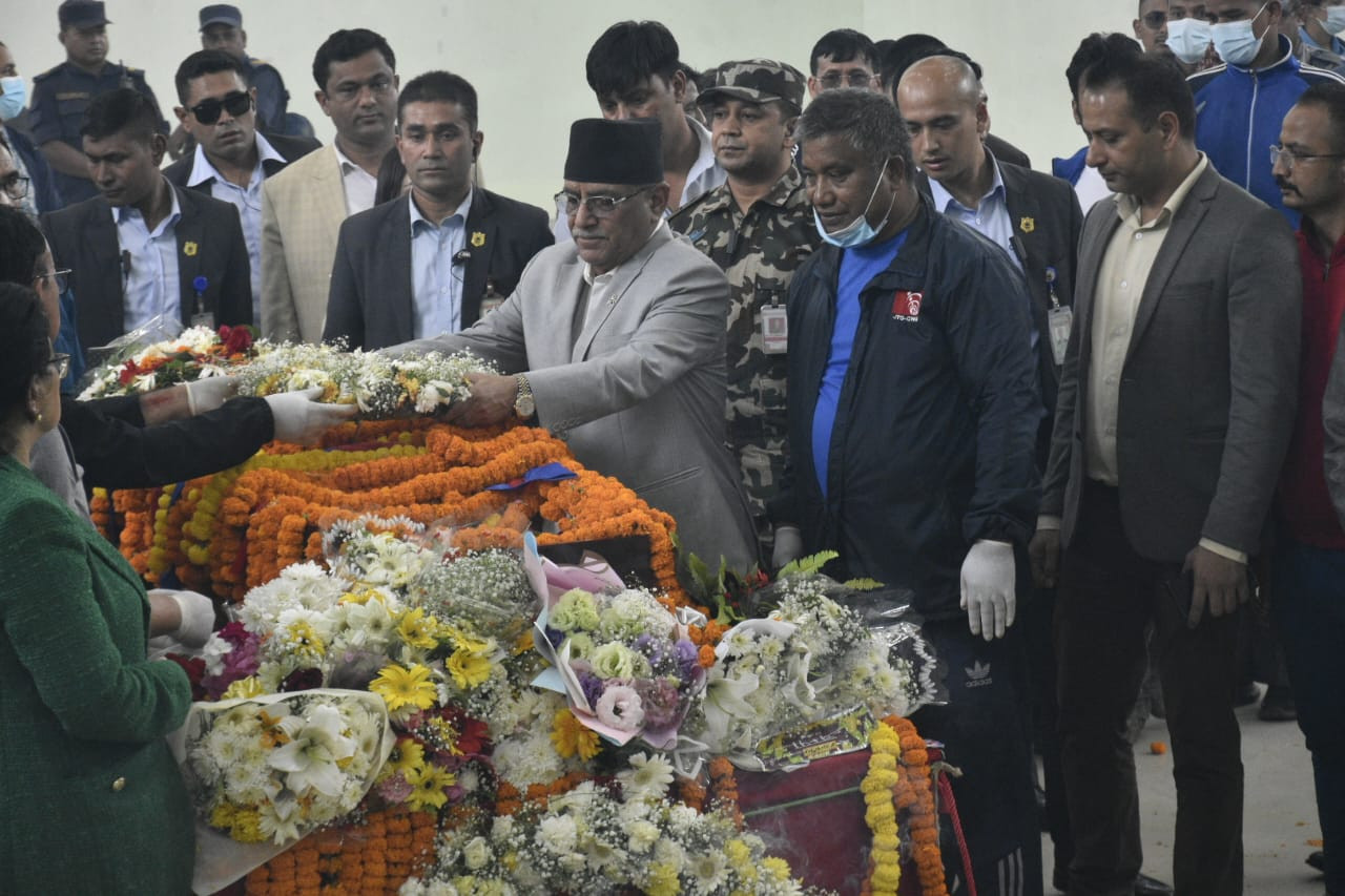 प्रधानमन्त्री र पूर्वराष्ट्रपतिसहित शीर्ष नेताद्वारा नेम्वाङप्रति श्रद्धाञ्जलि