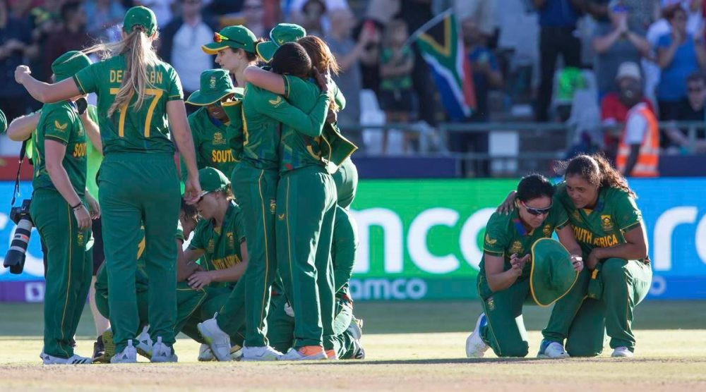 आइसिसी महिला टी–२० विश्वकप : इंग्ल्याण्डलाई हराउँदै दक्षिण अफ्रिका फाइनलमा