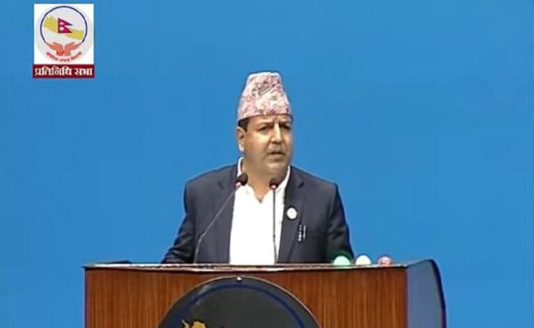 सांसद् डा.शर्माद्वारा स्वास्थ्य बीमासम्बन्धी सार्वजनिक महत्त्वको प्रस्ताव दर्ता