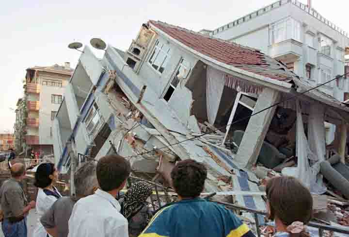 टर्की भूकम्प : मृतकको संख्या १२ सय नाघ्यो