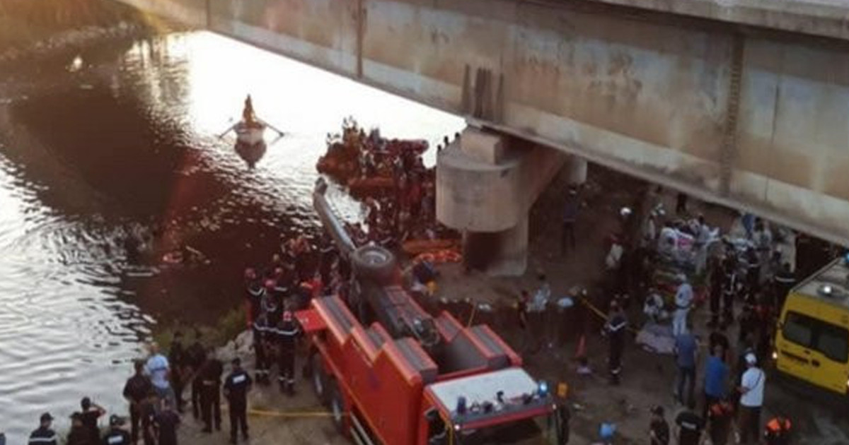 गुडिरहेको बस पुलबाट खस्दा अल्जेरियामा १८ जनाको मृत्यु