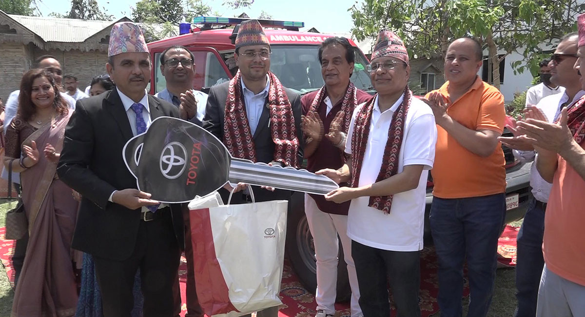 सेती अस्पताललाई एम्बुलेन्स हस्तान्तरण