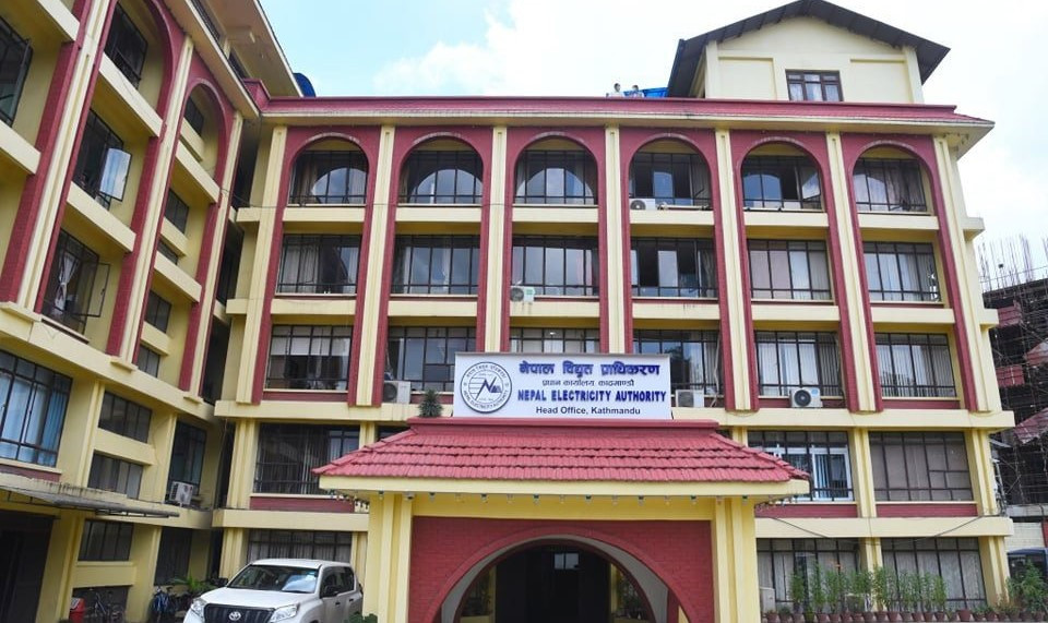 मन्त्रिपरिषद्ले निर्णय गरे पनि उद्योगमा जोडिएन बिजुली