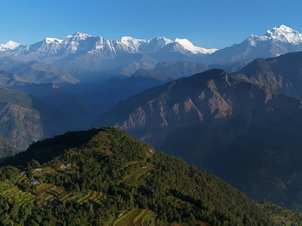 पर्यटक र पूर्वाधारको पर्खाइमा चाङ्गा