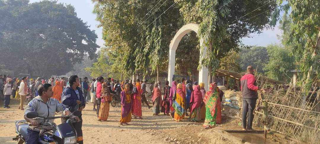 दीपनारायणको मृत्युपछि धनुषाको हंसपुर अशान्तः प्रहरीले गोली चलायो, दुई जना घाइते