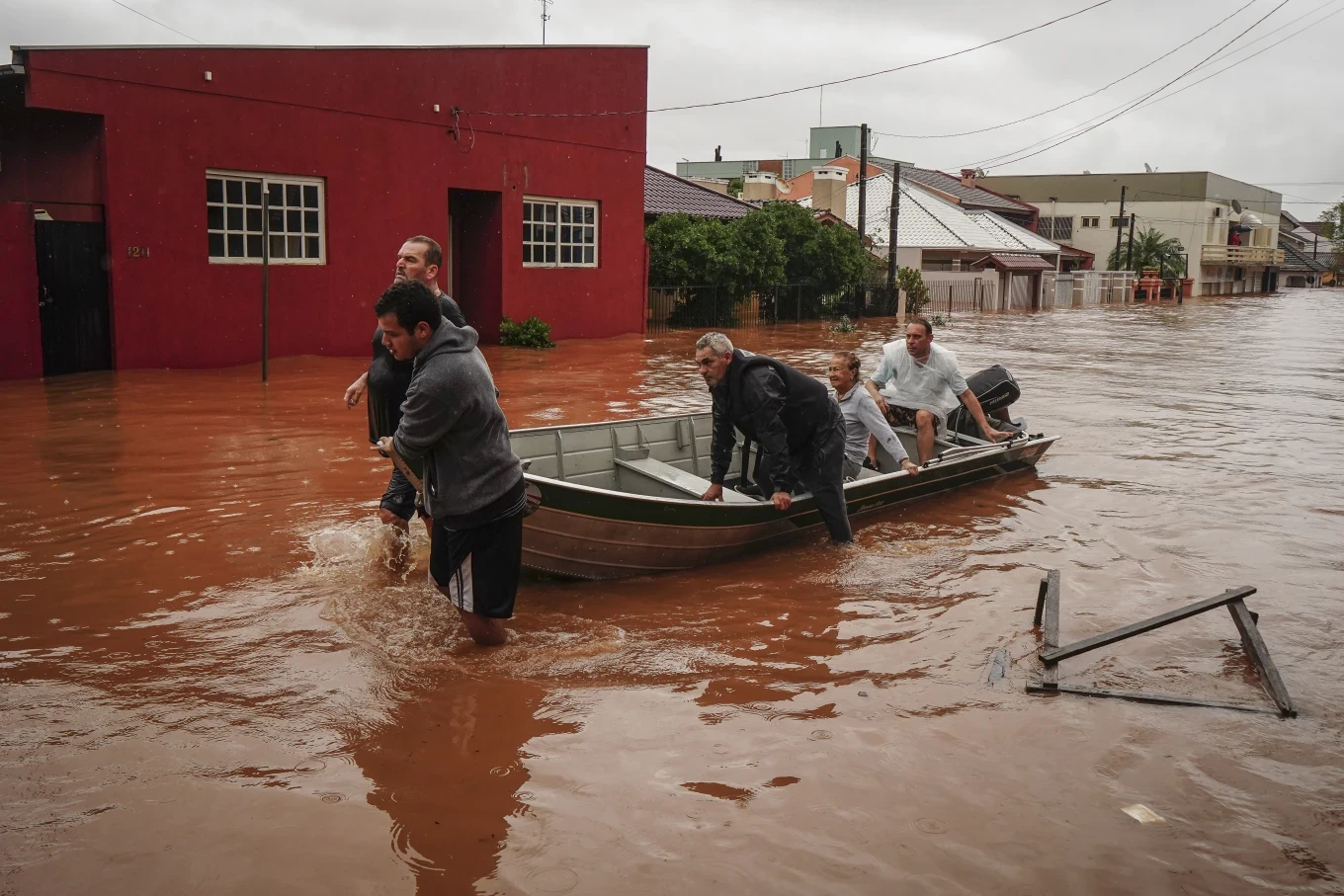 दक्षिणी ब्राजिलमा भारी वर्षा, मृत्यु हुनेको सङ्ख्या ३९ पुग्यो