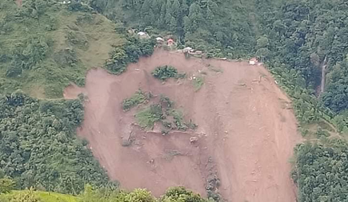 दोलखामा सुख्खा पहिरो खस्दा १ जनाको मृत्यु, २ गम्भीर घाइते