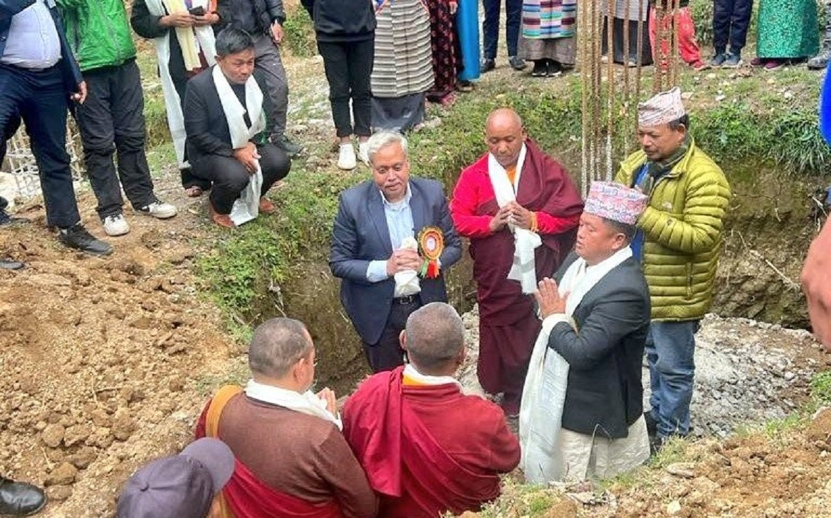 भारतीय सहयोग बन्ने गुम्बाकोे शिलान्यास