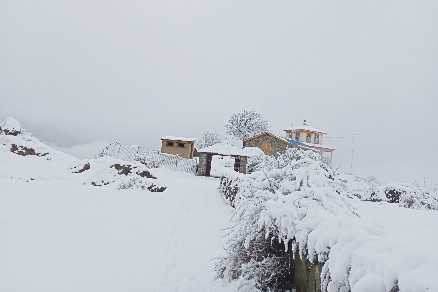 उत्तरी गोरखामा भारी हिमपात