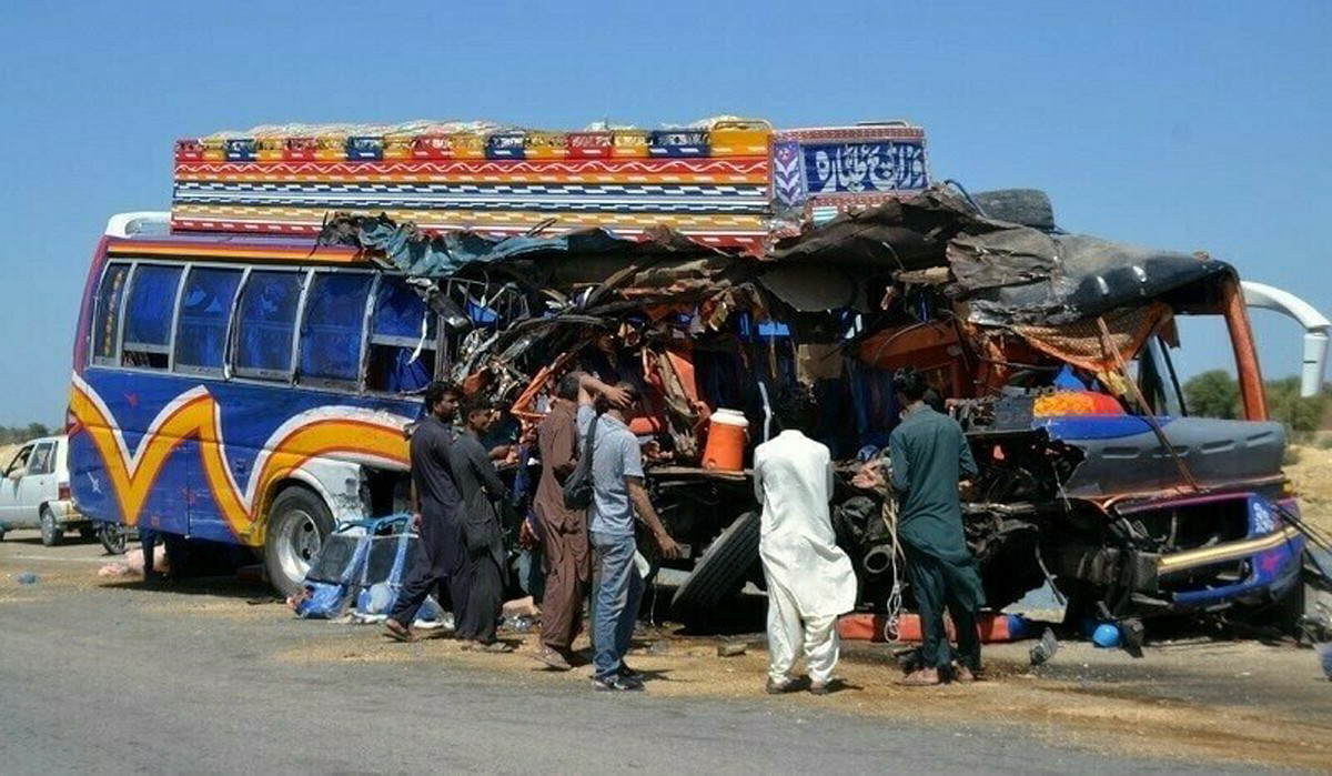 भारतमा ट्रकले बसलाई ठक्कर दिँदा १४ जना मारिए, ५० घाइते