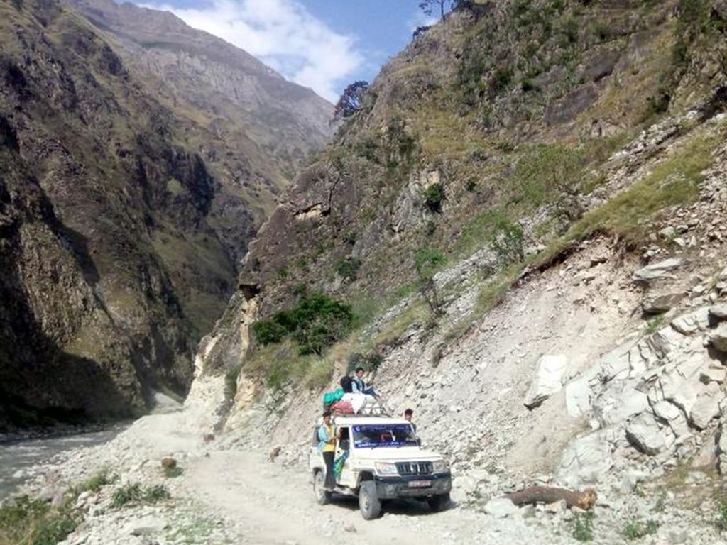 रोल्पालीको सडक सास्ती : हरेक वर्ष जान्छ अकालमै ज्यान