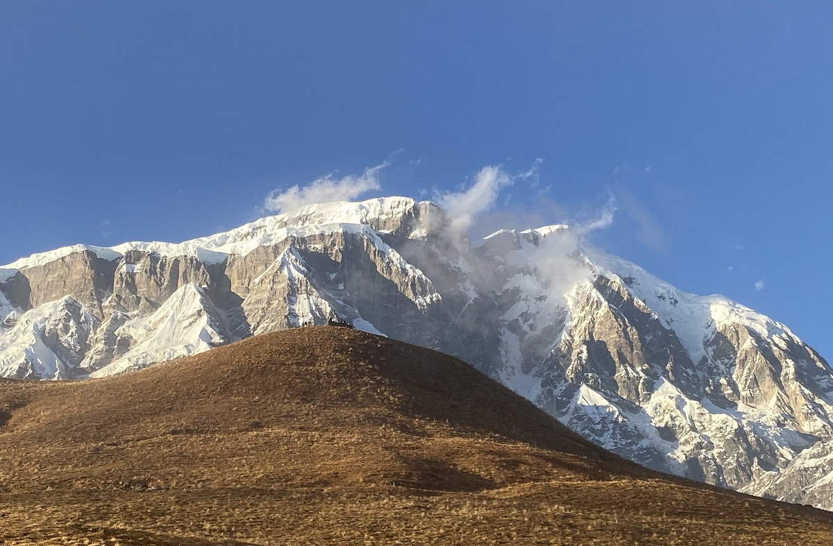 हिमालको फेदैफेद कोरी पहाड