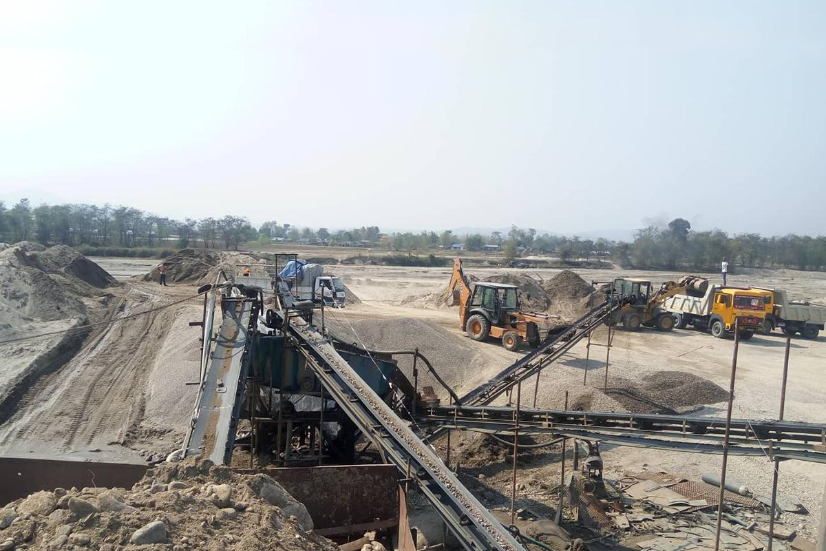 क्रसर उद्योगमा रास, मालढुङ्गा–बेनी सडकलाई निर्माण सामग्री अभाव