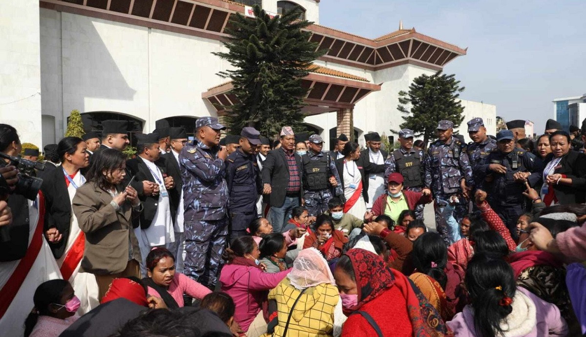 संसद् भवन छिर्ने लघुवित्तपीडितलाई ७ दिन हिरासतमा राख्न अनुमति