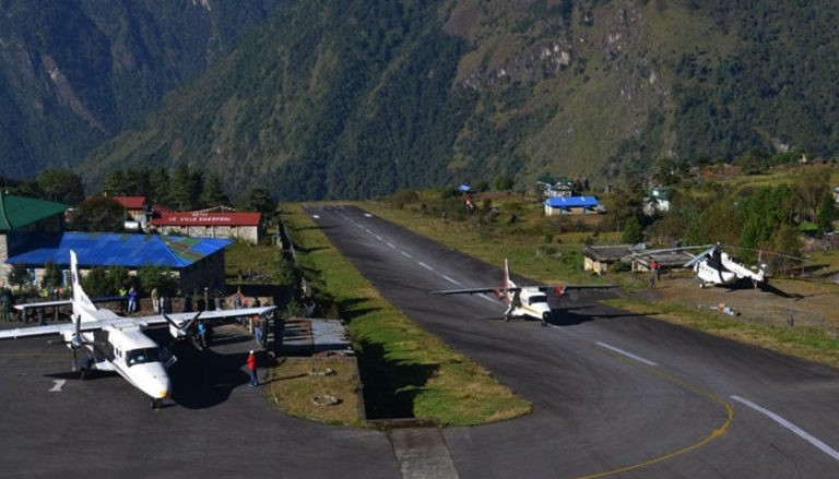 लुक्लामा हवाई उडान प्रभावित हुँदा पर्यटकहरू समस्यामा