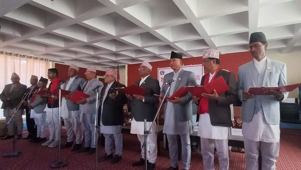 लुम्बिनी : ७ मन्त्रीले लिए शपथ