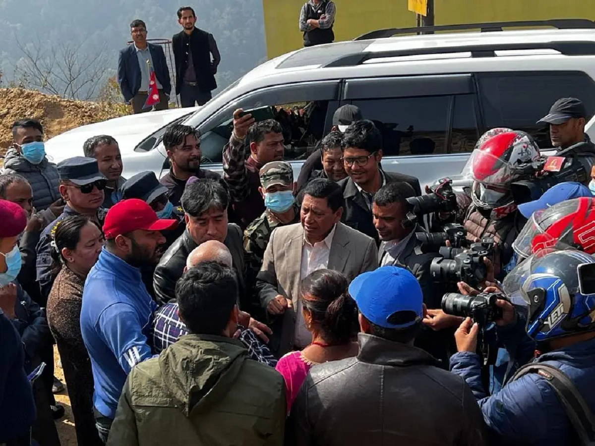 सल्लाघारी–नगरकोट सडक १ महिनामा सक्न मन्त्रीको निर्देशन
