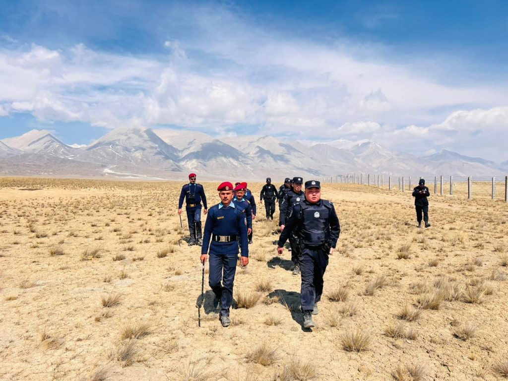 नेपाल र चीनको सीमा कोरला क्षेत्रमा प्रहरीको संयुक्त गस्ती