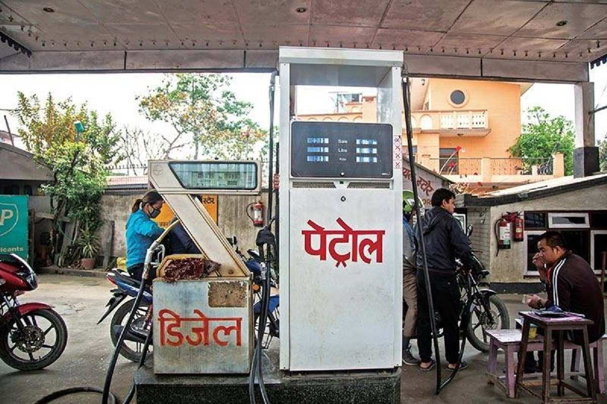 भारतबाट बढेर आयो पेट्रोलियम पदार्थको मूल्य, के मा कति बढ्याे ?