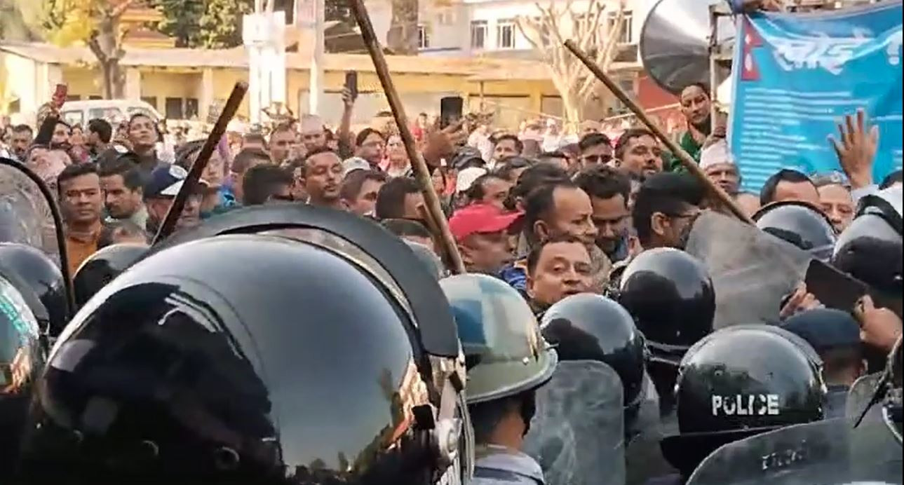 रविलाई चितवन लगेसँगै समर्थकहरुको प्रदर्शन