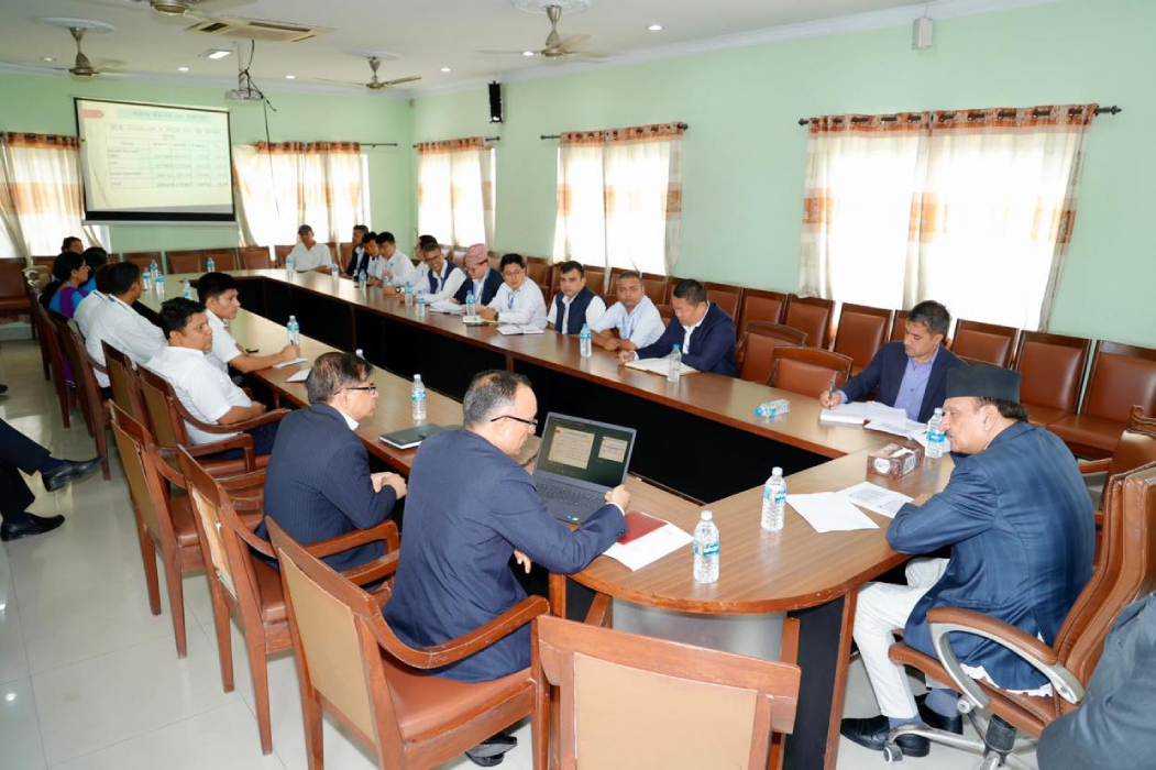 अर्थमन्त्री महतद्वारा विराटनगरस्थित आन्तरिक राजश्व कार्यालय निरीक्षण