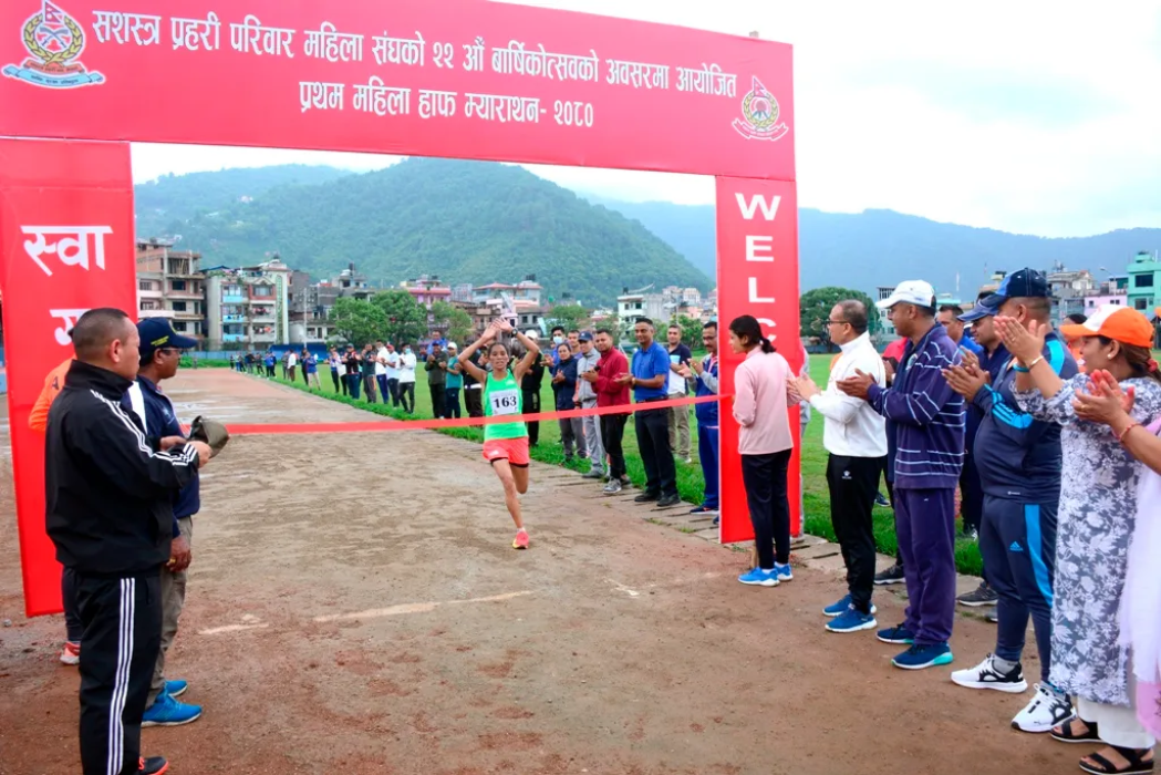 प्रथम महिला हाफ म्याराथनको उपाधि पुलिसकी राममायालाई