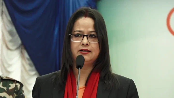 रेशममाथि पत्नी हावी, सदनमा उभिएर रञ्जिताले भनिन्– प्रधानमन्त्रीलाई विश्वासको मत दिन्छौं