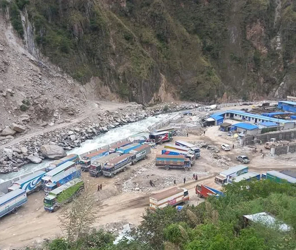 रसुवामा निर्माणाधीन सुक्खा बन्दरगाहको काम ७२ प्रतिशत पूरा