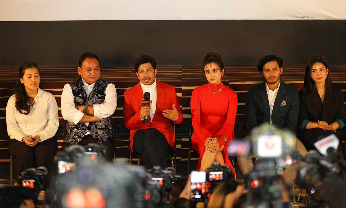 बसन्तमा प्रकाश सपूतले देखाएका छन् बाग्लुङगे परिवेश!