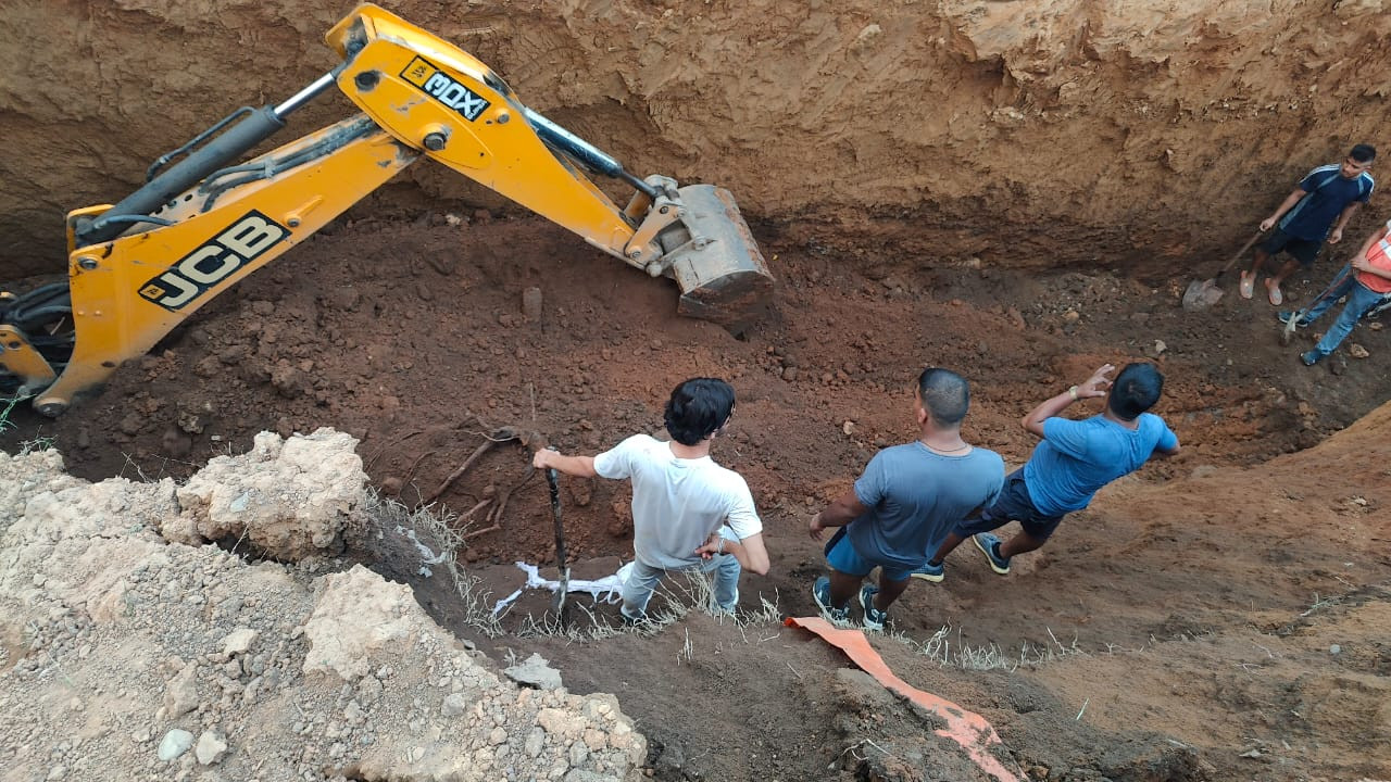 कावासोतीमा माटोको ढिस्कोले पुरिएर दुई जनाको मृत्यु, एक बेपत्ता