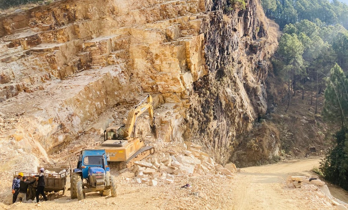 विश्व बैंकका तीन सडक एकसाथ स्तरोन्नति