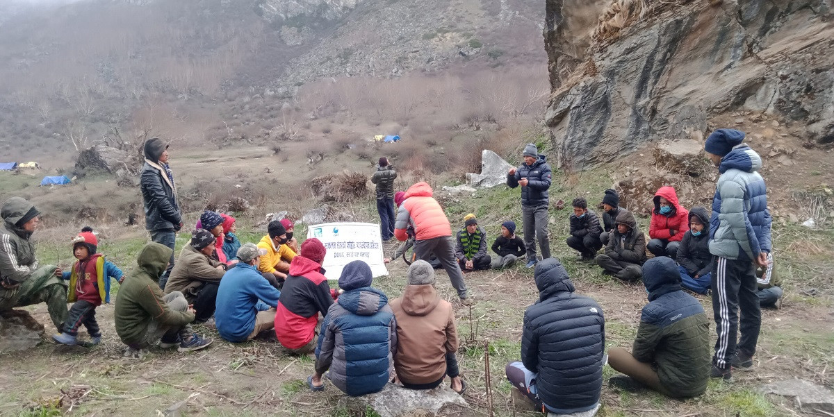 ठेकेदारले काम नगरेपछि सडक बनाउने जिम्मा सेनालाई दिन माग