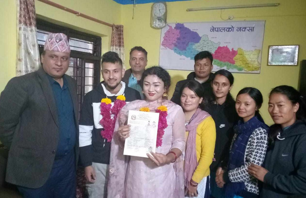 नेपालमा पहिलोपटक समलिङ्गी विवाह दर्ता