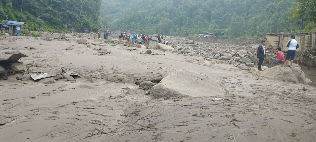 सङ्खुवासभाको बाढीमा बेपत्ता १ जनाको शव १३ दिनपछि भेटियो, १९ अझै बेपत्ता