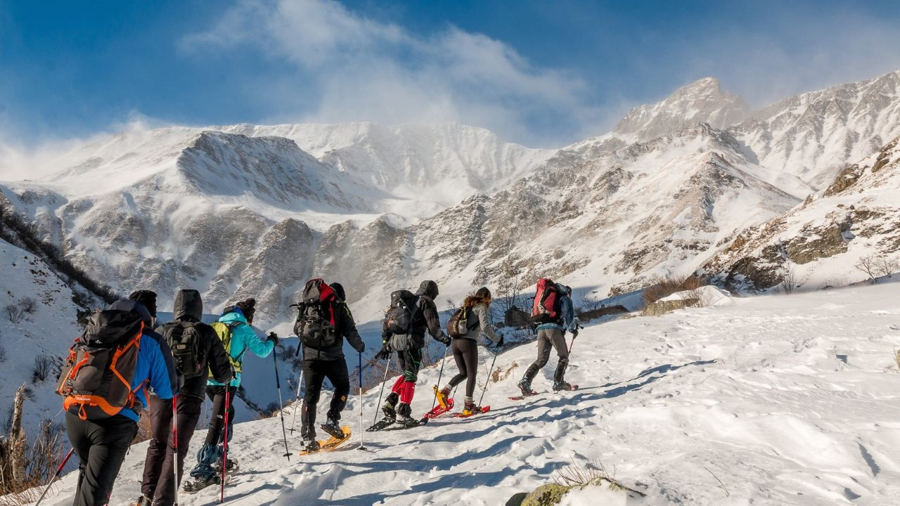 ट्रेकिङमा पर्यटकलाई गाइड अनिवार्य